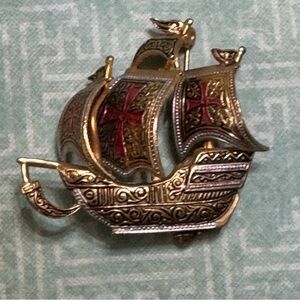VINTAGE DAMASCENE SHIP BROOCH